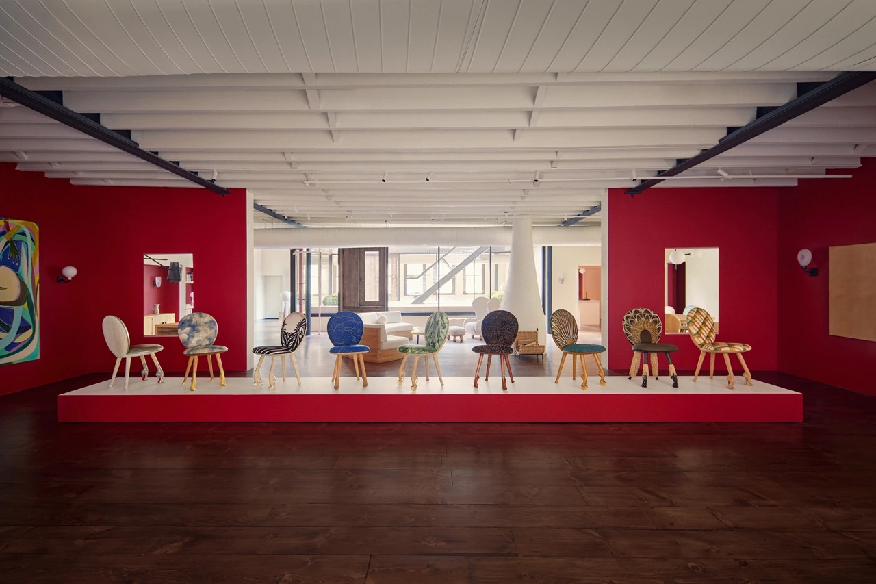 Французский дизайнер интерьеров Пьер Йованович и Кристиан Лубутен выпустили коллекцию стульев (фото 2)