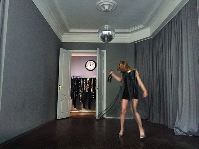 Екатерина Щеглова в кадре Анны Меликян для лукбука Apartment 26 (фото 8)