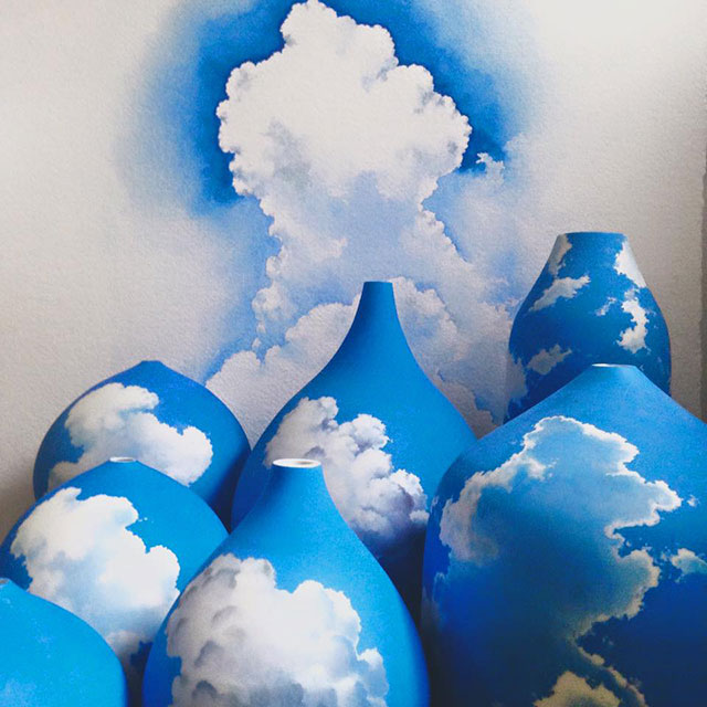 Летели облака: художница из Австралии рисует небо на вазах (фото 3)