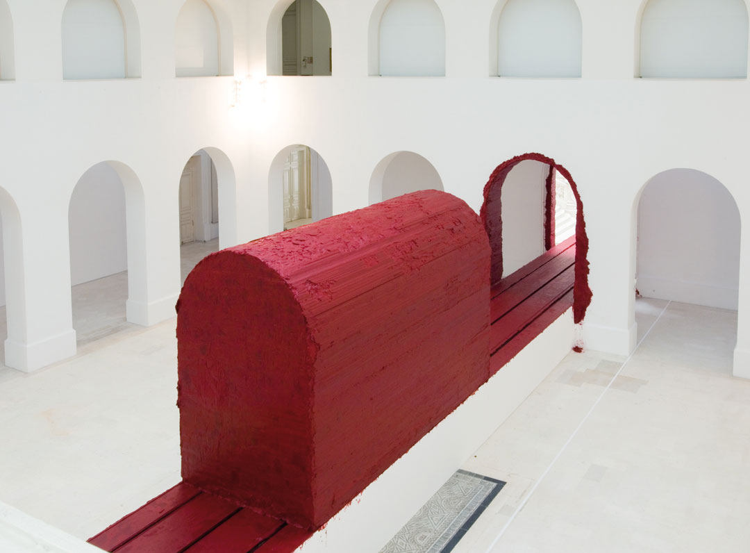 Объект желания: скамья по мотивам работ Аниша Капура (фото 2)