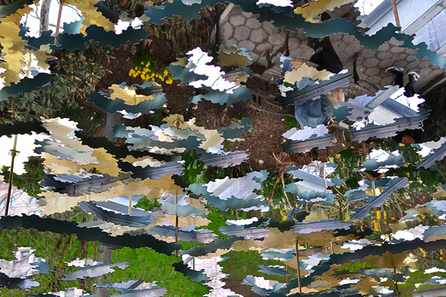 Инсталляция зеркального леса Терезиты Фернандес как повод смотреть вверх (фото 2)