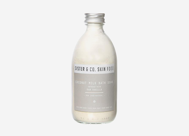 Coconut Milk Bath Soak with Raw Vanilla от Sister & Co, 1869 руб.