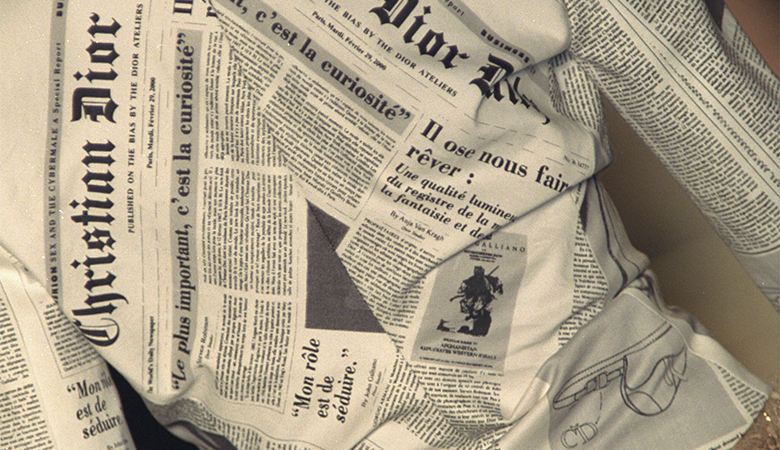 #tbt: газетный принт Гальяно, который скопировали Balenciaga (фото 3)