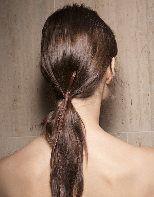 Весенне-летние тенденции в аксессуарах для волос (фото 13)