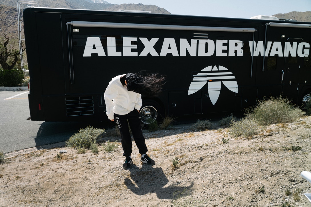 adidas Originals by Alexander Wang показал кампанию, снятую по дороге на Coachella (фото 4)