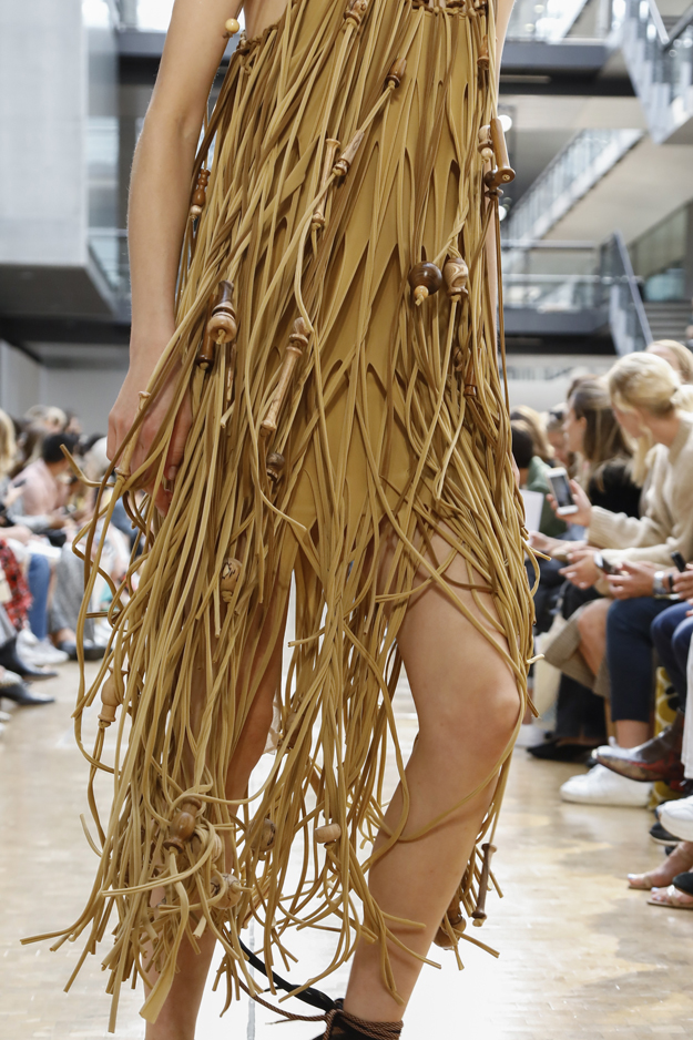Веревки, узлы и техника макраме — свежий тренд с Недели моды в Лондоне (фото 9)