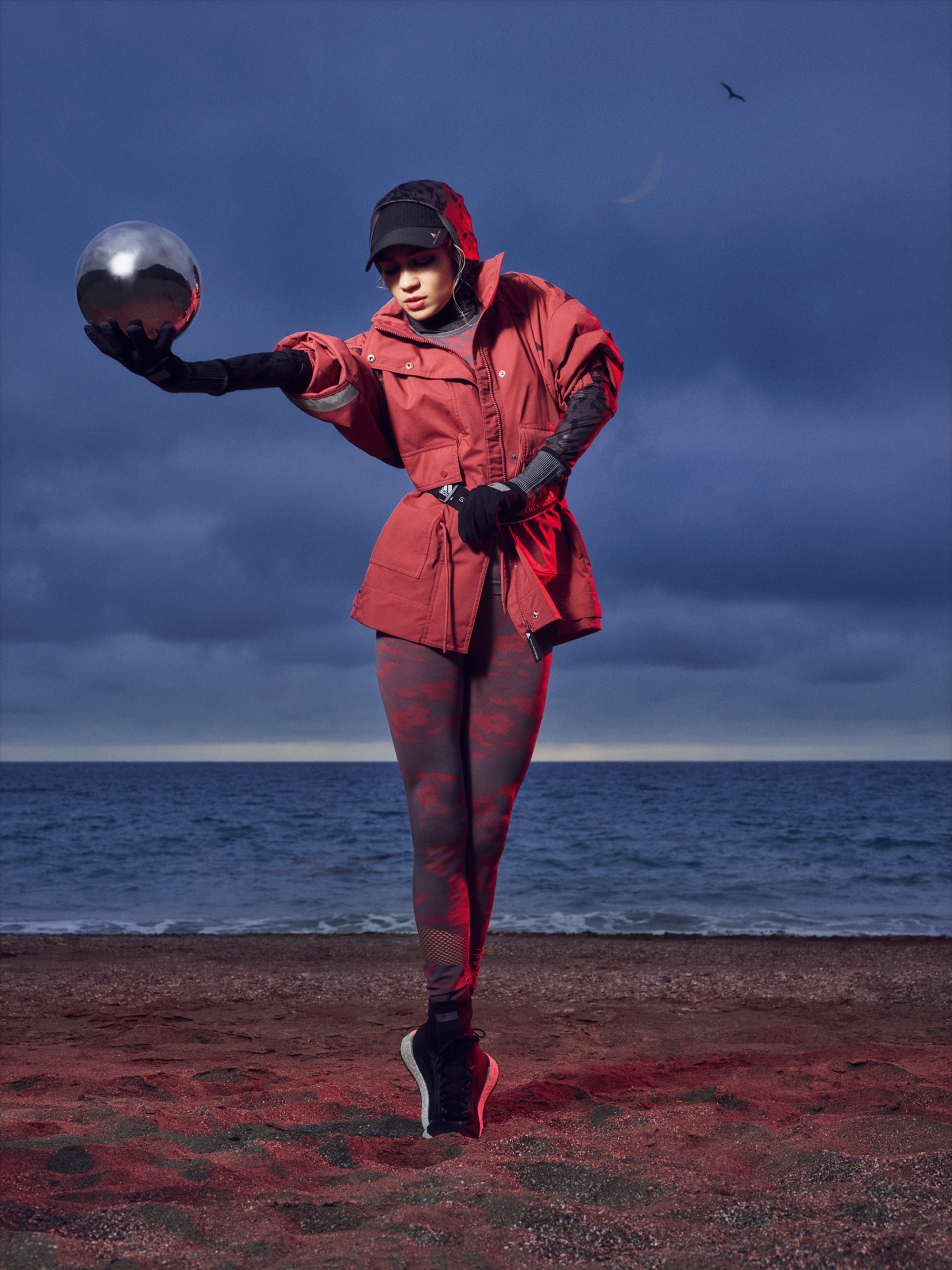 Grimes стала героиней новой кампании adidas by Stella McCartney (фото 2)