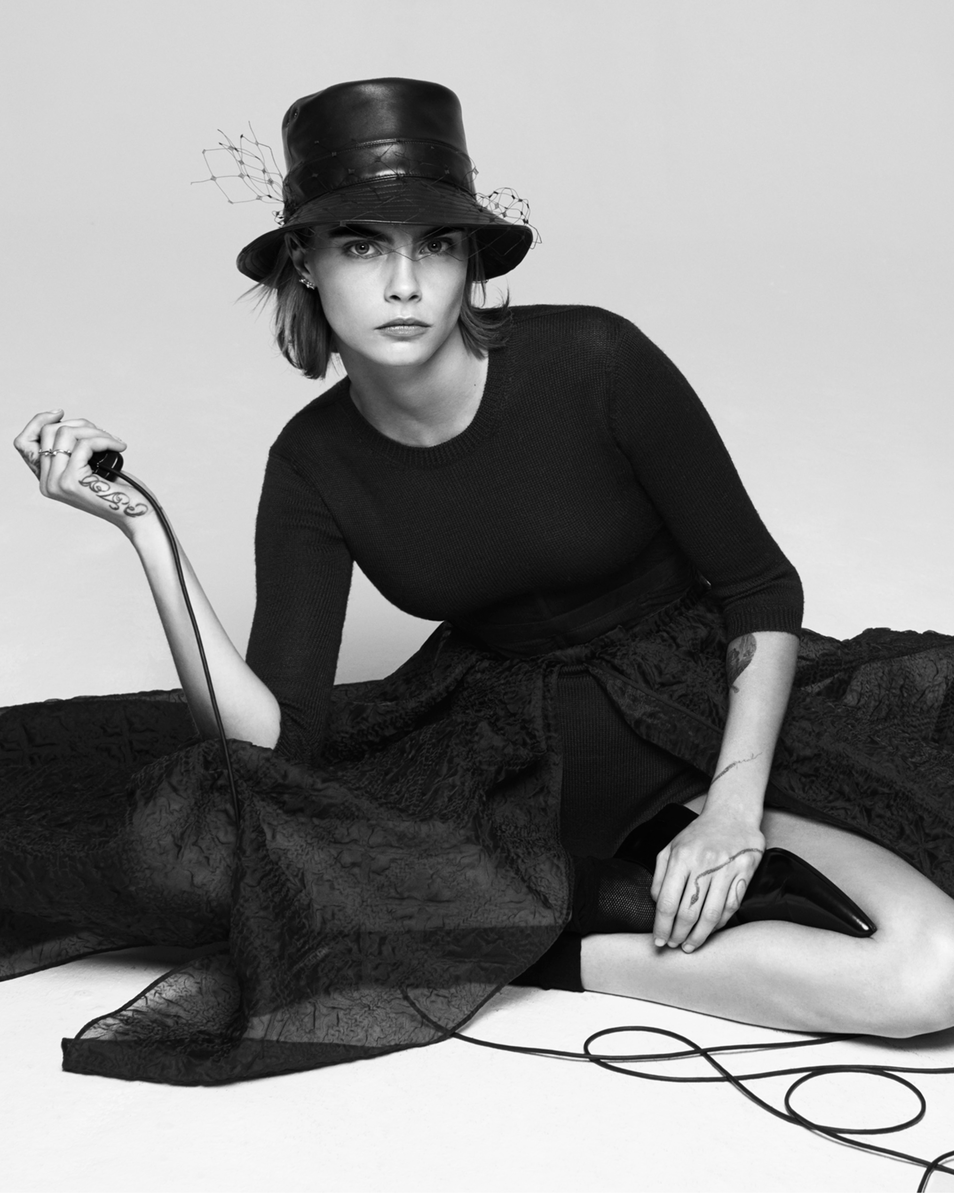 Кара Делевинь сняла саму себя в кампании помад Dior Addict Stellar Shine (фото 5)