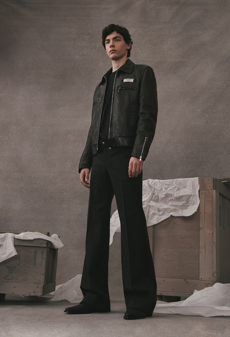 Givenchy совмещает кутюр и повседневную одежду в новой капсульной коллекции (фото 4)