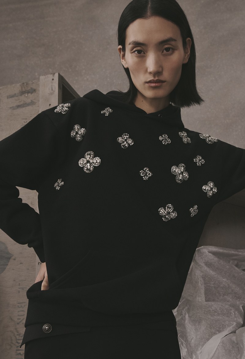 Givenchy совмещает кутюр и повседневную одежду в новой капсульной коллекции (фото 8)