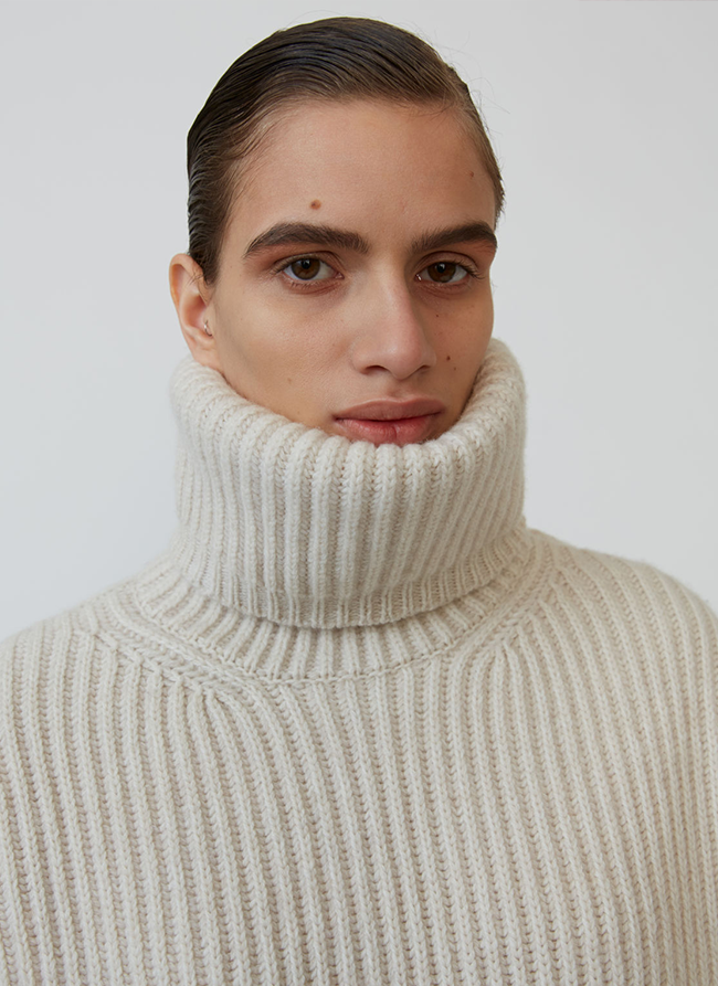 20 свитеров с отличным составом — такой покупаешь один раз, а носишь, пока не надоест (фото 19)