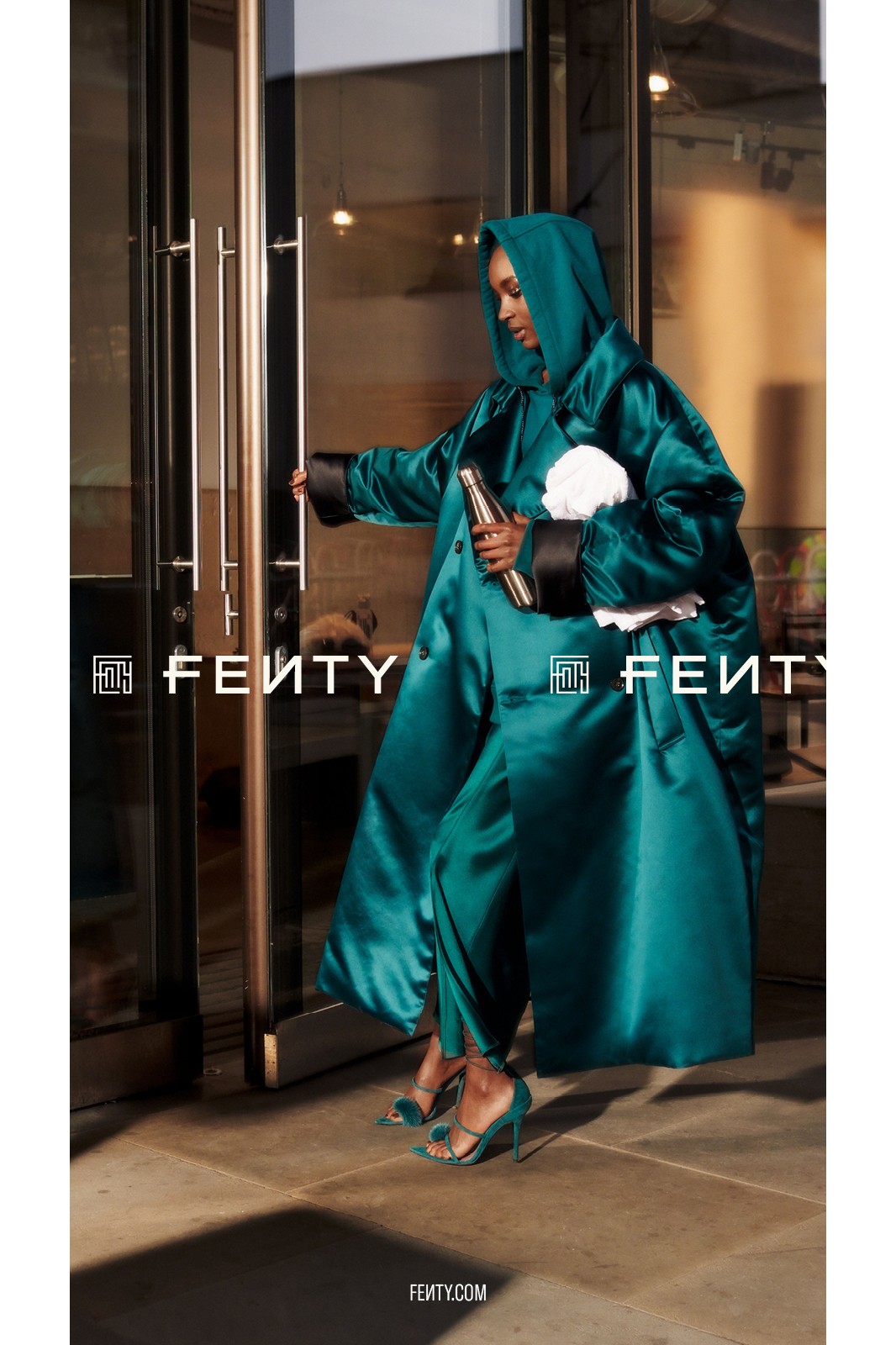Рианна выпустила кампанию декабрьской коллекции Fenty (фото 7)