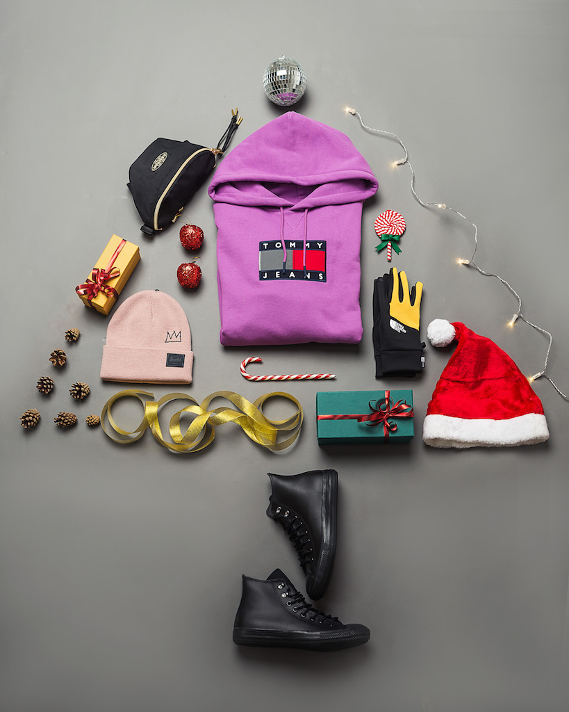 Кроссовки, футболки и рюкзаки: Street Beat представил подборку новогодних подарков (фото 16)