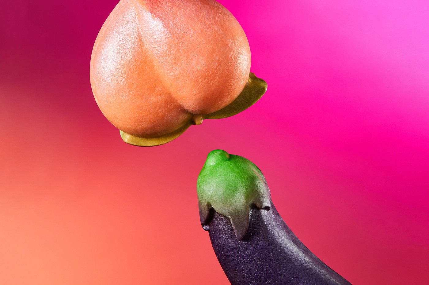 Lush выпустил мыло в виде эмодзи персика и баклажана ко Дню святого Валентина (фото 1)