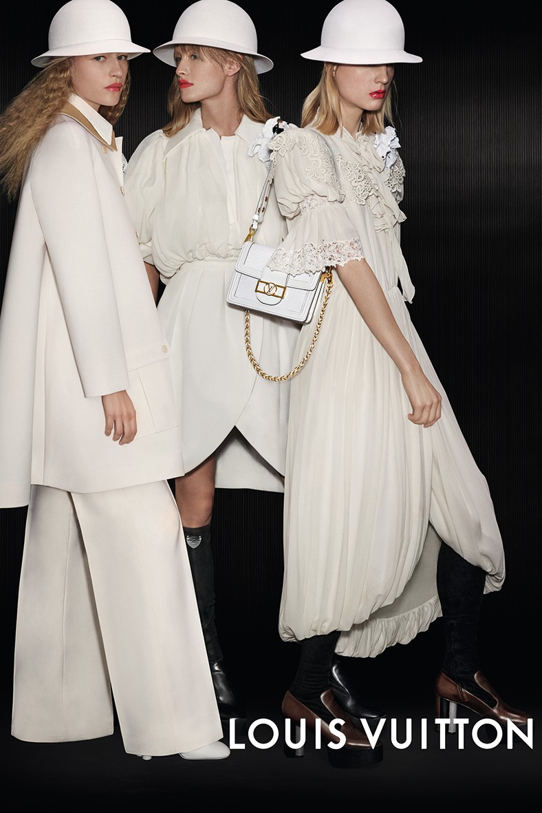 Louis Vuitton показал новую кампанию с Эммой Стоун, вдохновленную Belle Époque (фото 4)