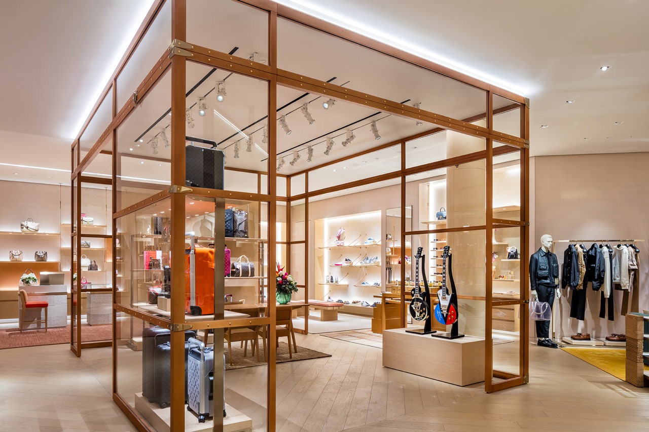 Louis Vuitton кастомизировал гитары для своего обновленного бутика в Нэшвилле (фото 3)