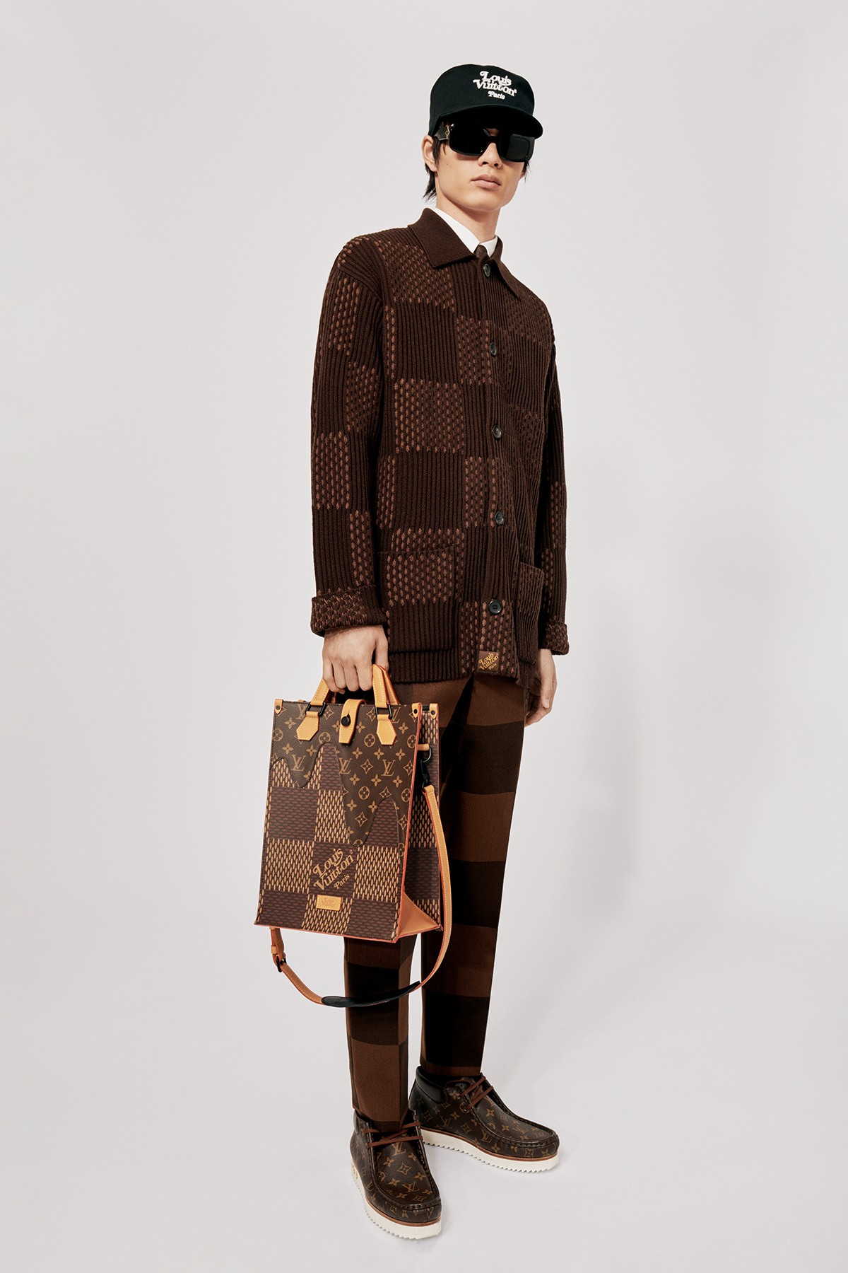 Louis Vuitton представил коллаборацию с основателем бренда Bape (фото 4)