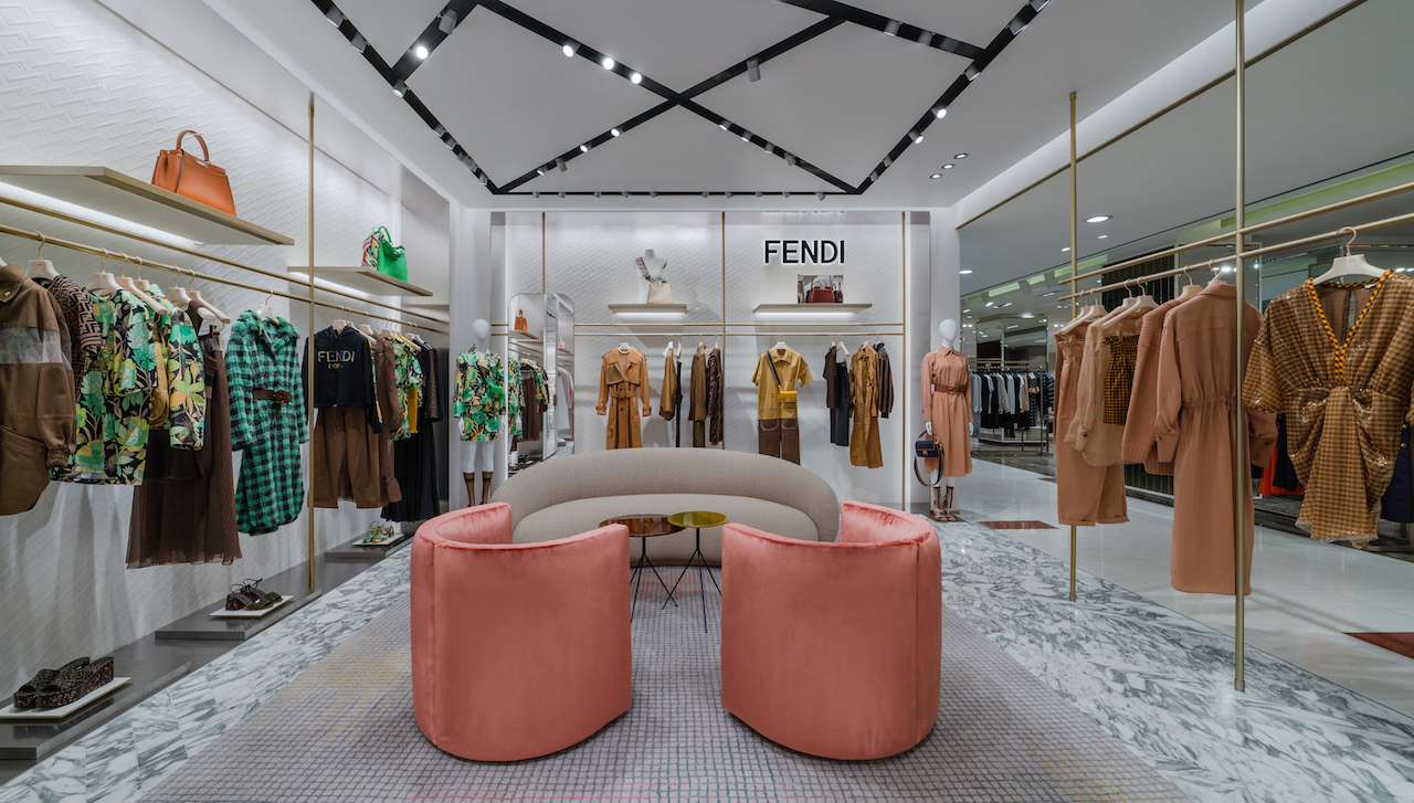 Fendi открыл новый бутик в ЦУМе | BURO.