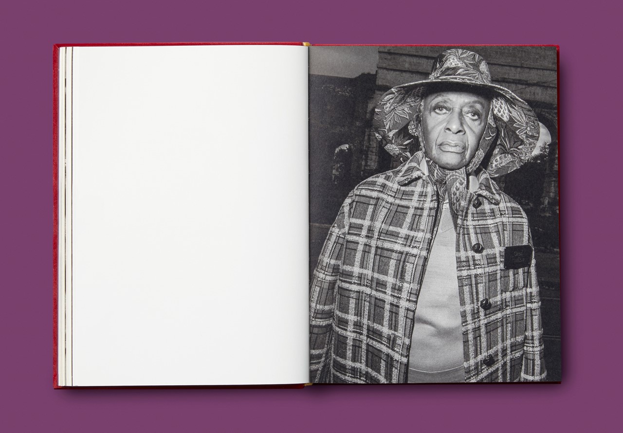 Gucci и фотограф Magnum Photos Брюс Гилден выпустили книгу с портретами жителей Рима (фото 6)