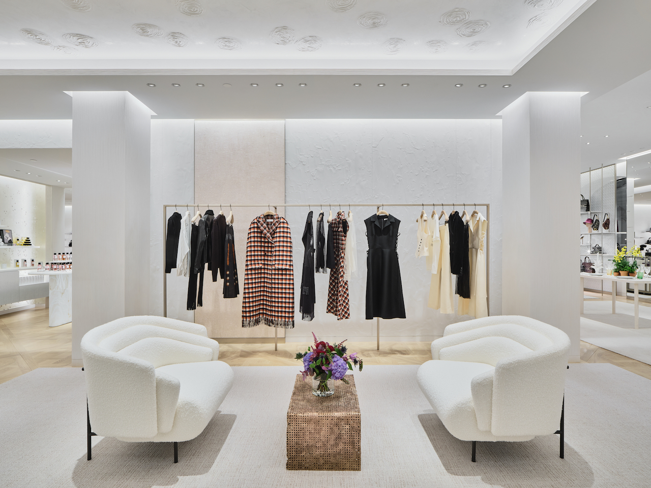 В Столешниковом переулке открылся обновленный бутик Dior (фото 8)