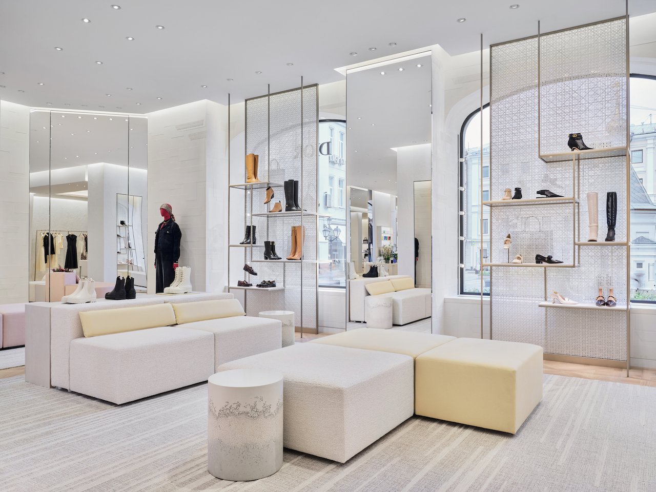 В Столешниковом переулке открылся обновленный бутик Dior (фото 11)