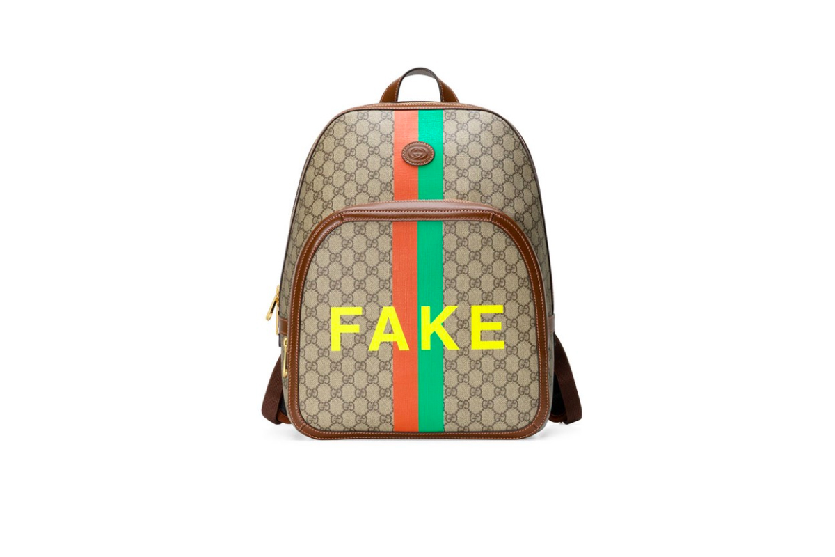 Gucci выпустил сумки и куртки со словом «Подделка» (фото 4)