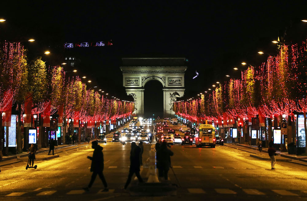 Коронавирус во Франции 2.0: новый локдаун в столице, обострение экстремизма и несдающиеся парижане (фото 6)