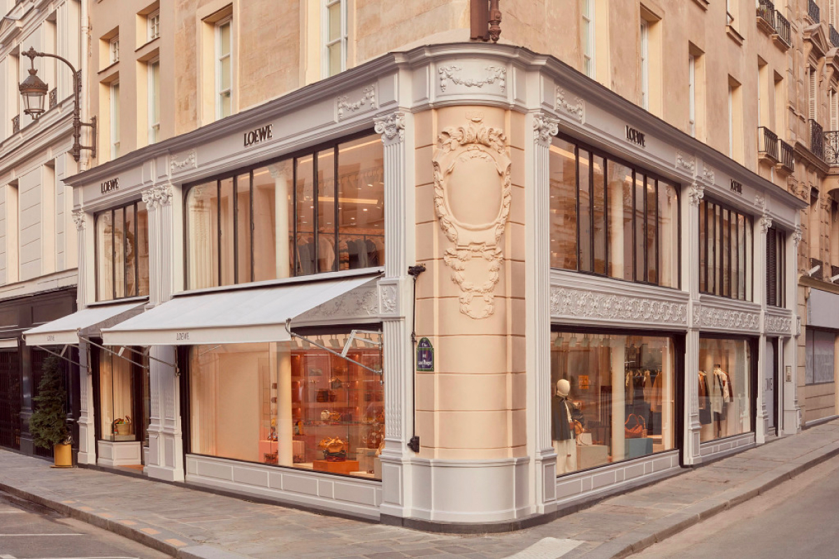 Loewe открывает в Париже бутик с винтажной мебелью и керамикой Пабло Пикассо (фото 5)