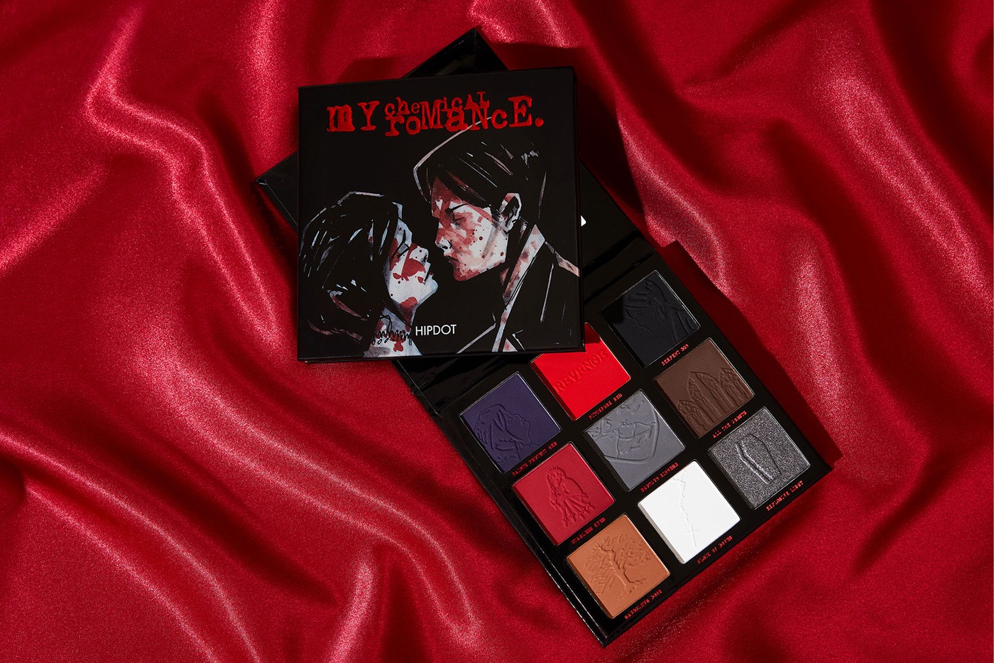 Группа My Chemical Romance выпустила коллекцию косметики (фото 3)