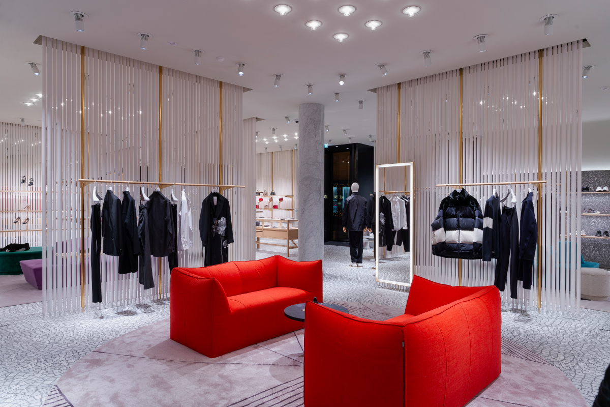 В «Барвихе Luxury Village» открылся обновленный бутик Valentino (фото 1)