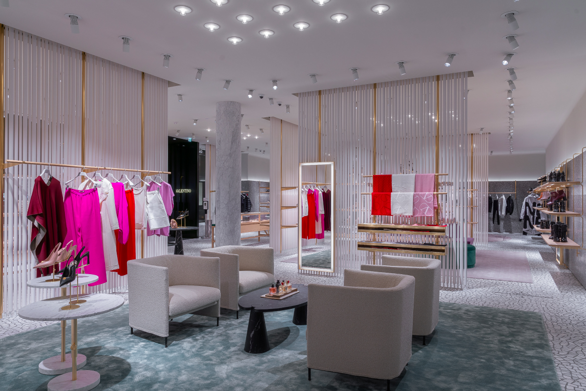 В «Барвихе Luxury Village» открылся обновленный бутик Valentino (фото 10)