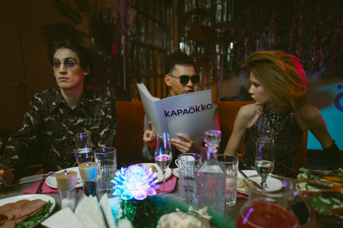 Варвара Шмыкова и Александр Горчилин представили караоке от сервиса Okko (фото 2)