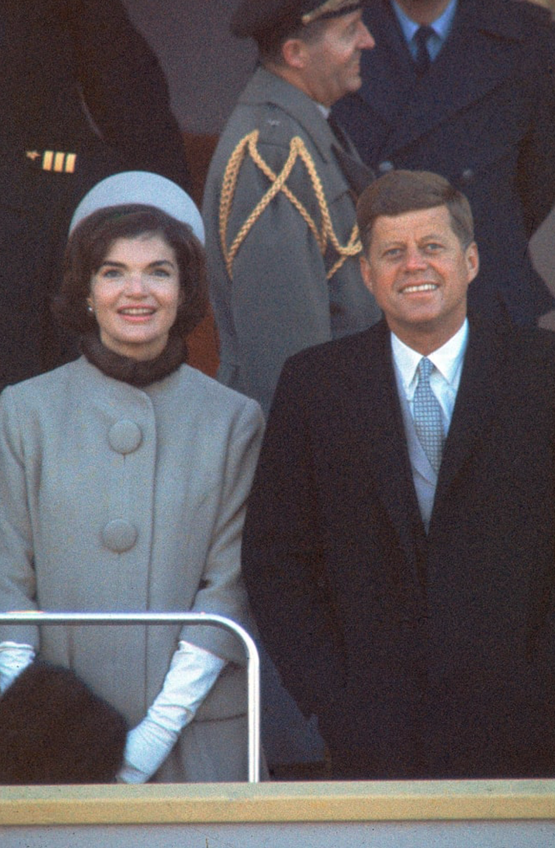 Шляпа Джеки Кеннеди и платья «Студии 54». 5 ключевых вещей Роя Холстона (фото 4)