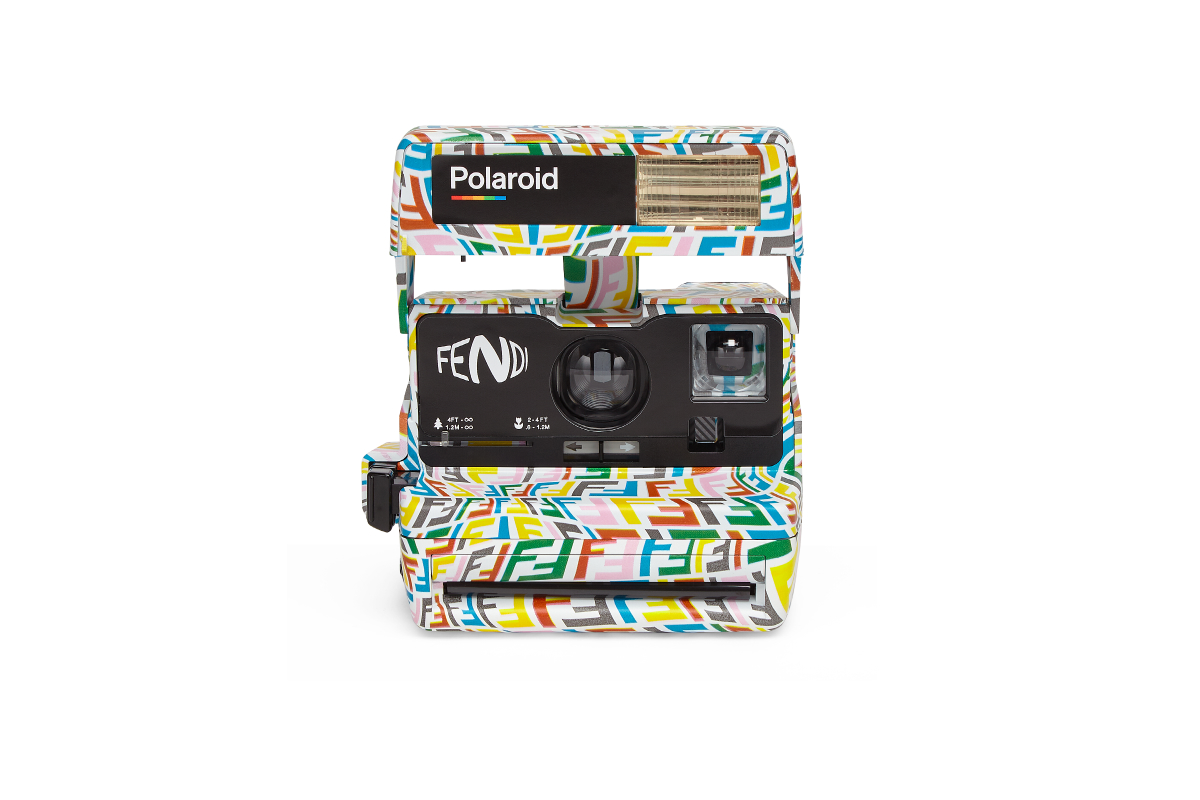 Fendi выпустил фотоаппарат в коллаборации с Polaroid (фото 1)