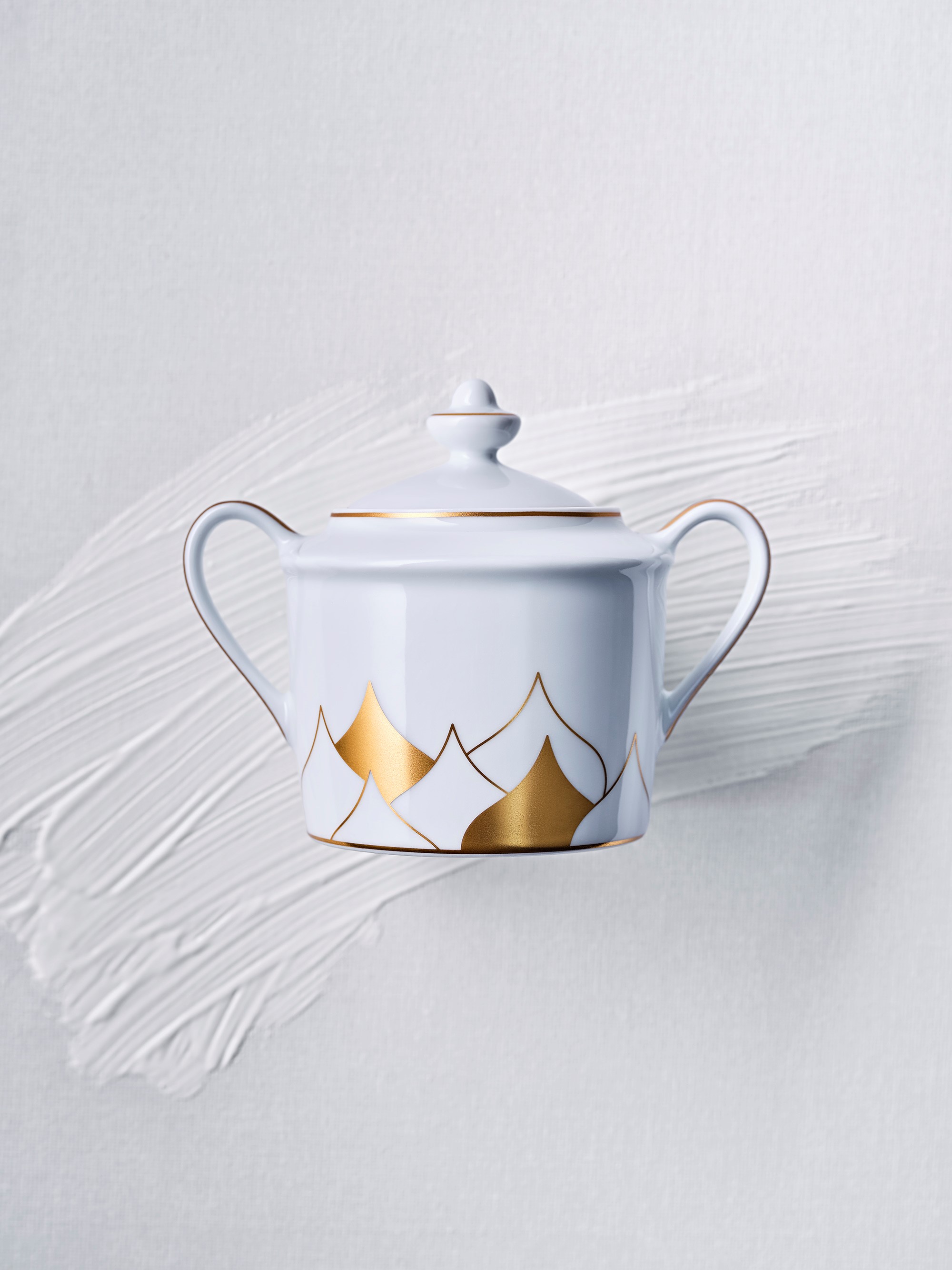 Bernardaud и художник Дима Логинов создали чайный сервиз для московского бутика Cartier (фото 6)
