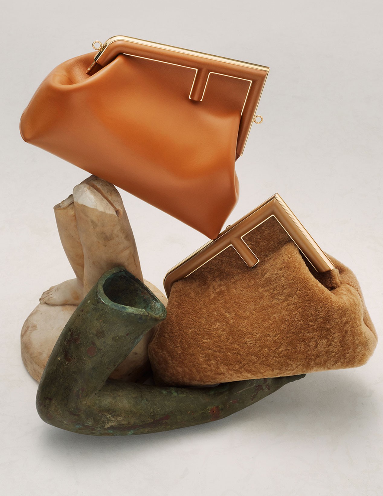 Fendi представил новые сумки и обувь из осенне-зимней коллекции (фото 2)