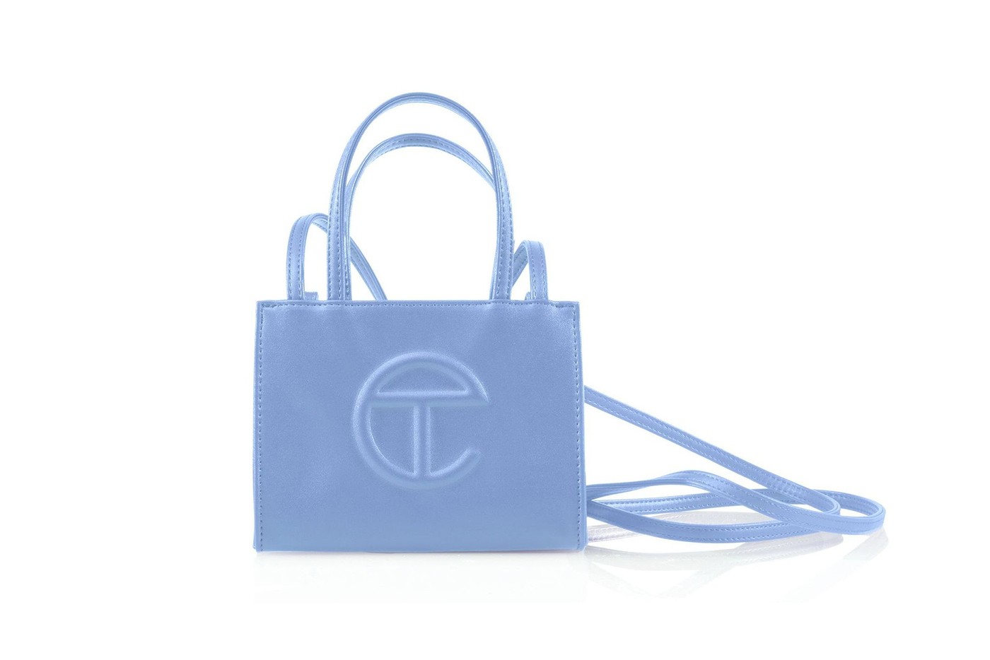 Бренд Telfar выпустил сумку-шопер нежно-голубого оттенка (фото 2)