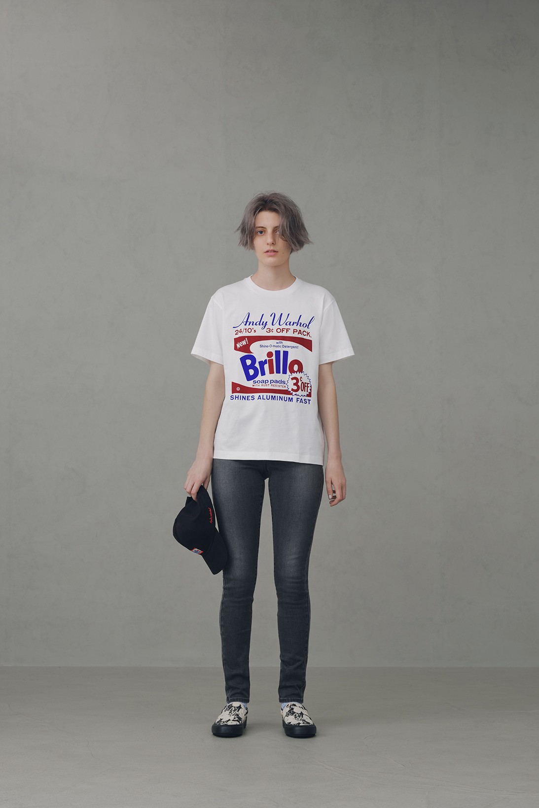 Uniqlo выпустил новые футболки с фрагментами работ Энди Уорхола, Жана-Мишеля Баскии и Кита Харинга (фото 10)