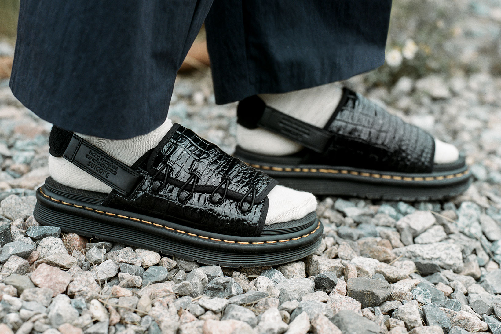 Dr. Martens выпустил сандалии в коллаборации с японским брендом Suicoke (фото 1)