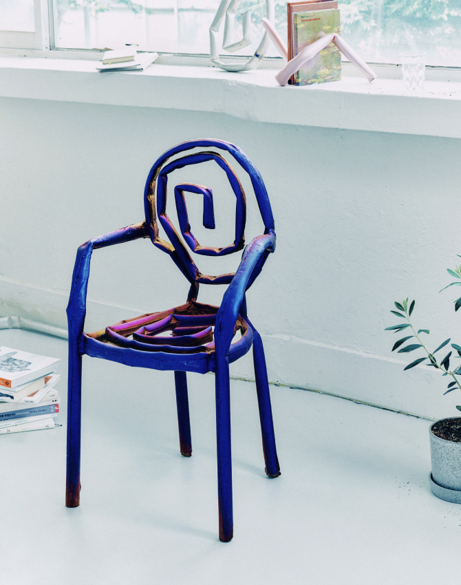 Dior представил арт-стулья для выставки Salone del Mobile в Милане (фото 7)