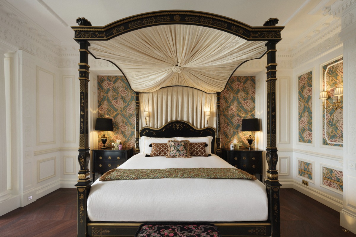 В лондонском отеле The Savoy появился люкс с интерьером от Gucci (фото 1)
