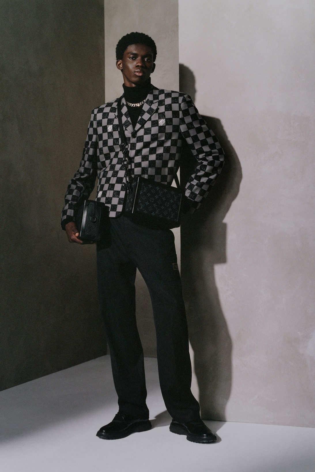 Louis Vuitton обновил классические модели сумок Christopher и Soft Trunk (фото 3)