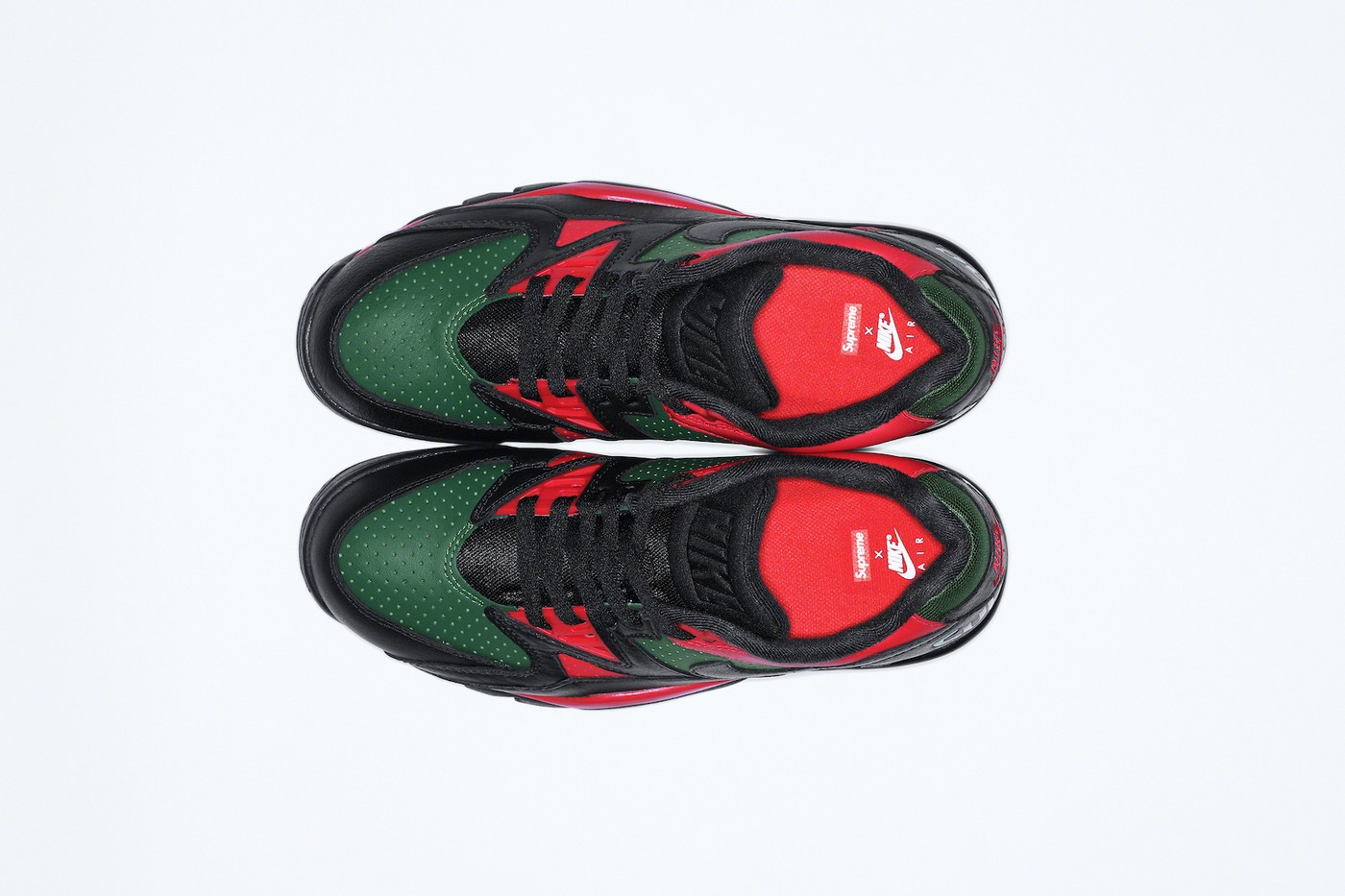 Supreme и Nike выпустили новую коллекцию кроссовок (фото 2)