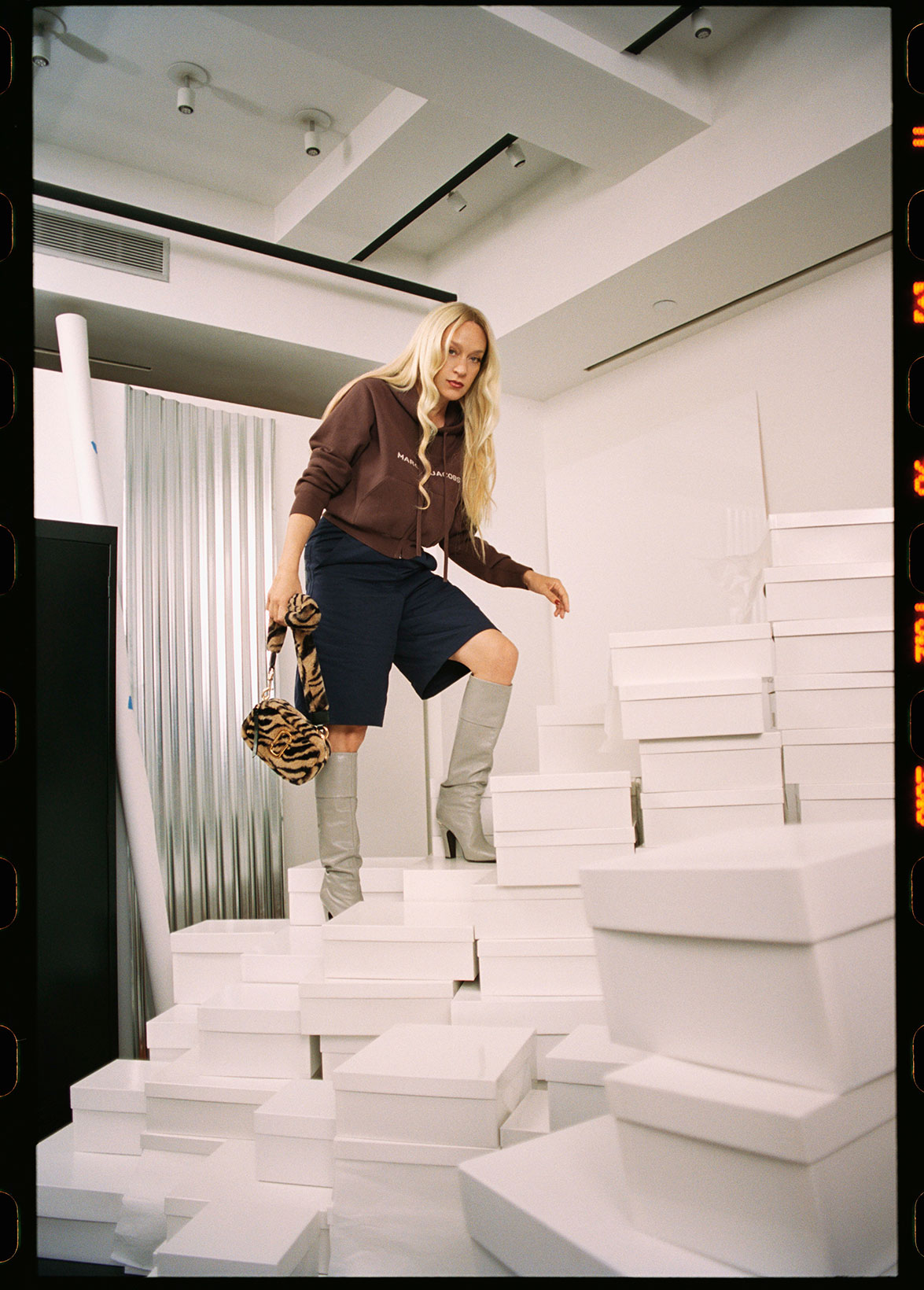 Хлоя Севиньи снялась в новой рекламной кампании Marc Jacobs (фото 2)
