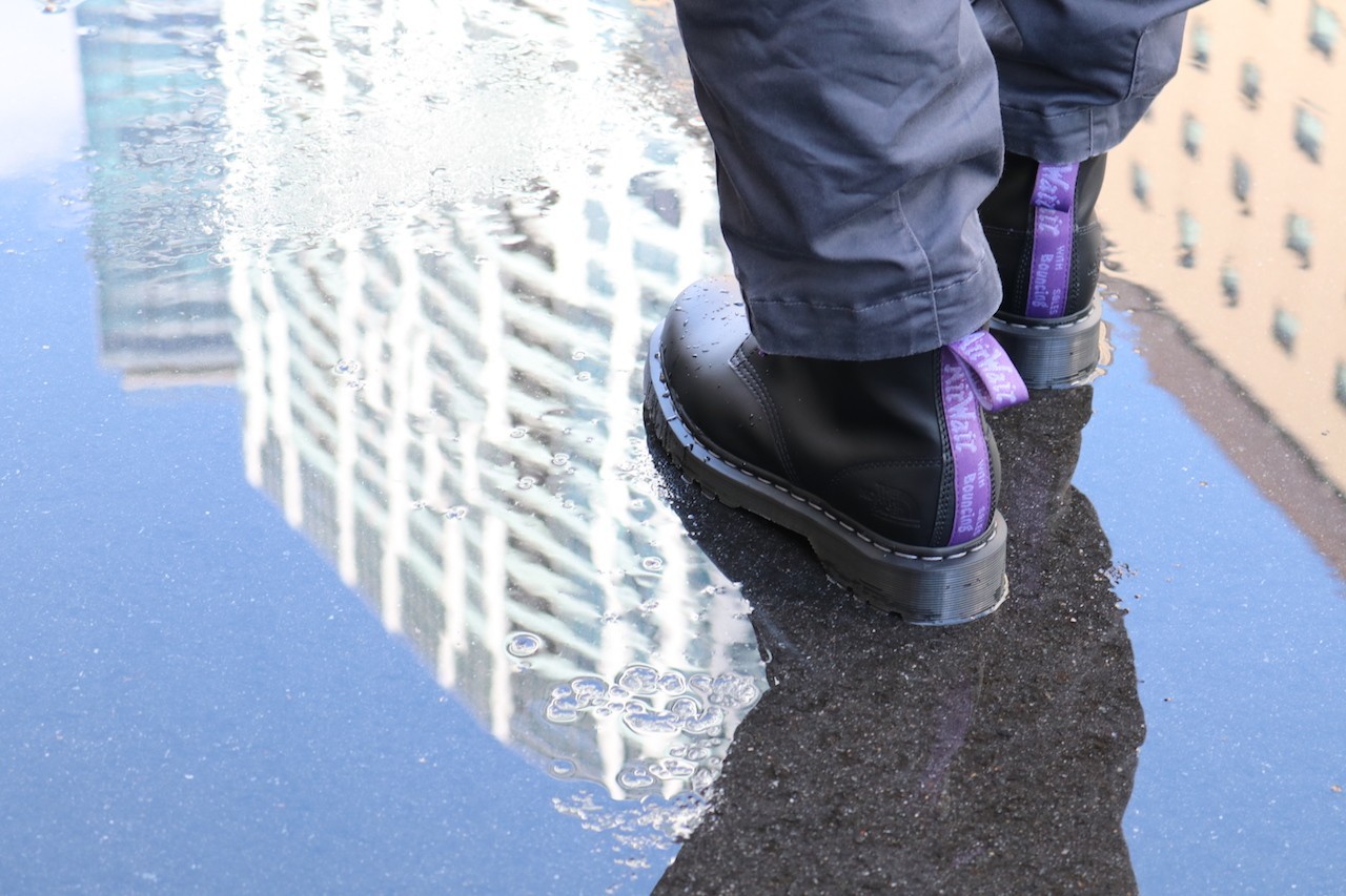 Dr. Martens и The North Face выпустили ботинки с фиолетовыми шнурками (фото 6)