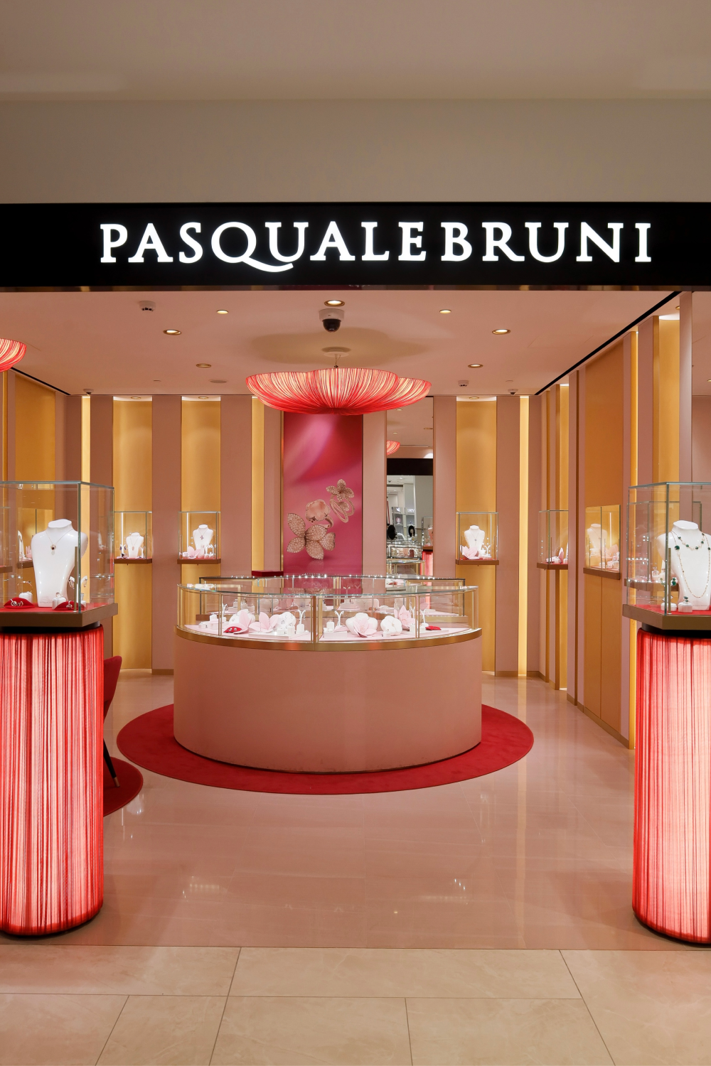 В ЦУМе открылся бутик ювелирного бренда Pasquale Bruni (фото 1)