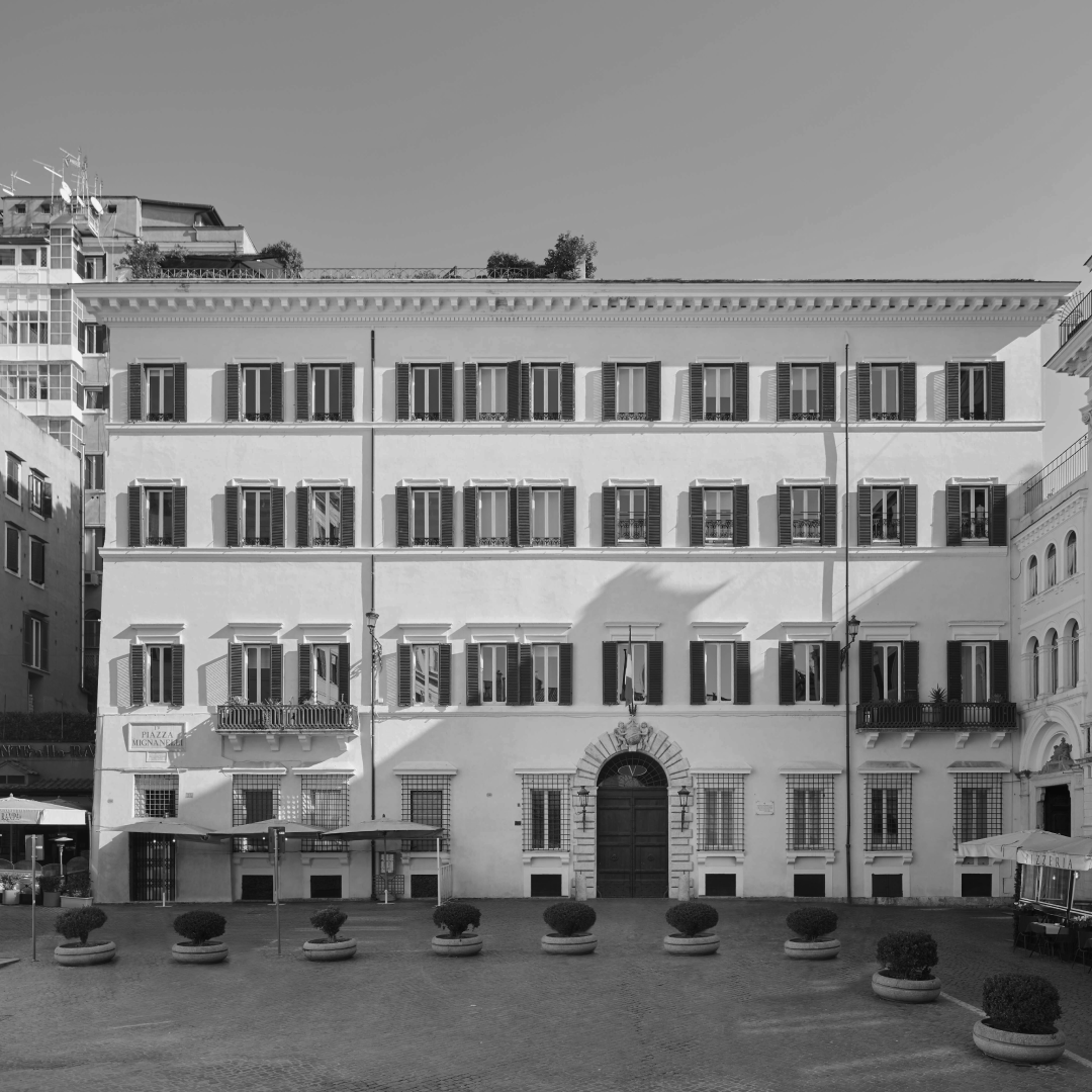 Valentino покажет новую кутюрную коллекцию на площади Миньянелли в Риме (фото 2)