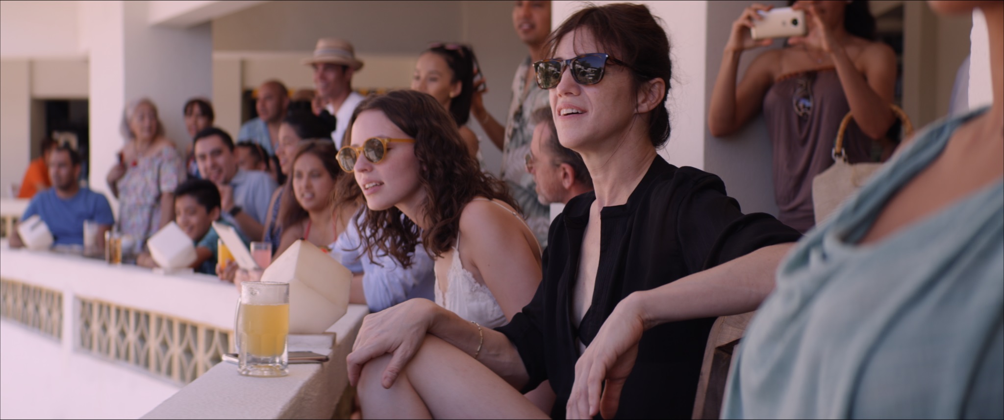 Камю и мексиканские пляжи: зачем смотреть фильм «Закат» с Тимом Ротом и Шарлоттой Генсбур (фото 1)