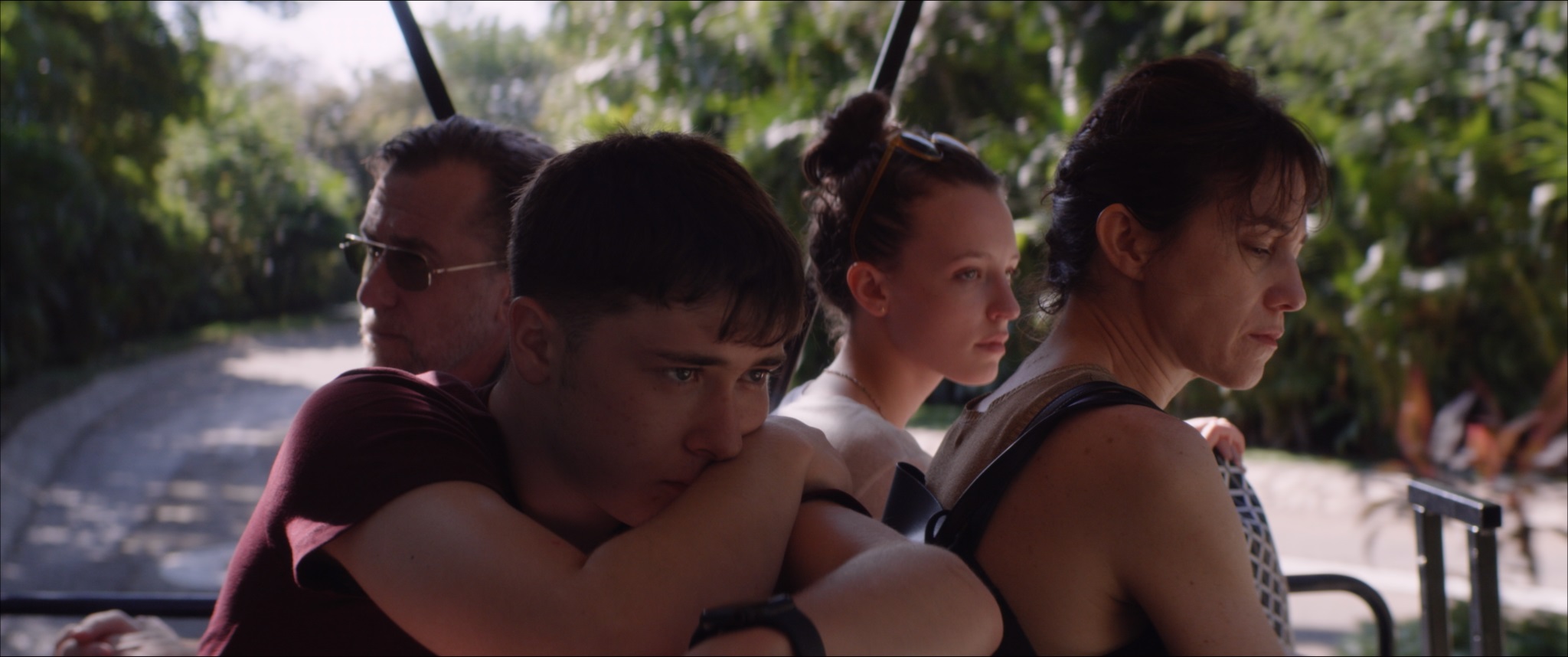 Камю и мексиканские пляжи: зачем смотреть фильм «Закат» с Тимом Ротом и Шарлоттой Генсбур (фото 2)