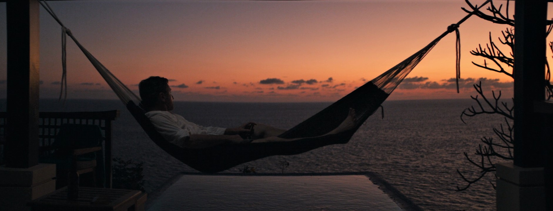 Камю и мексиканские пляжи: зачем смотреть фильм «Закат» с Тимом Ротом и Шарлоттой Генсбур (фото 5)